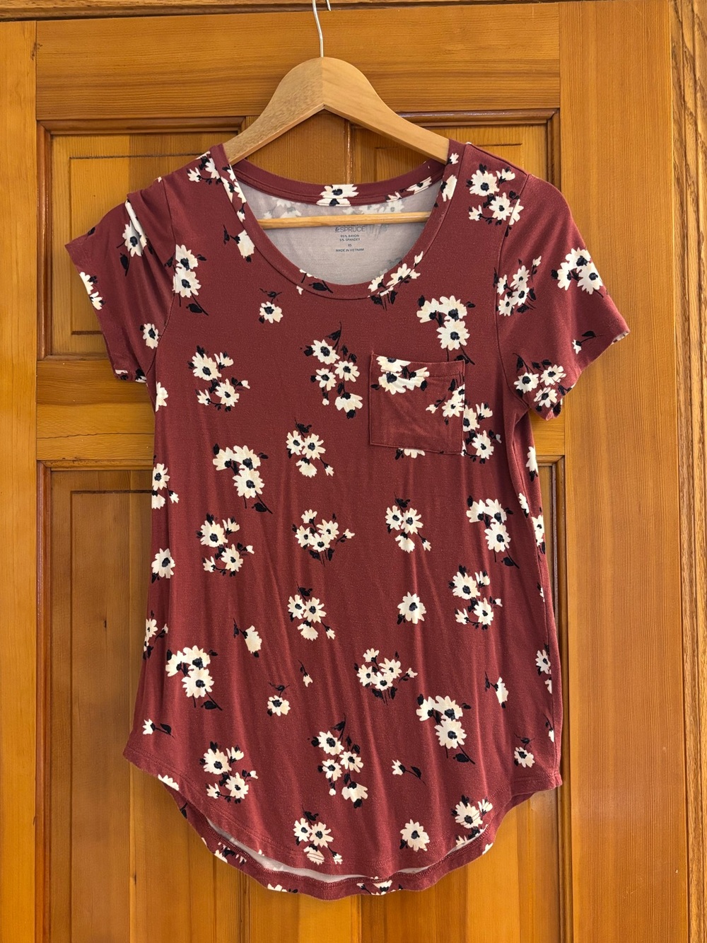 Market & Spruce from Stitch Fix maroon floral short-sleeve knit top